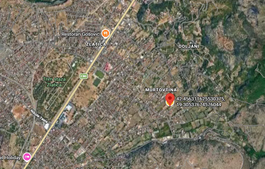 Satelitski snimak lokacije sa označenom pozicijom nekretnine na mapi.