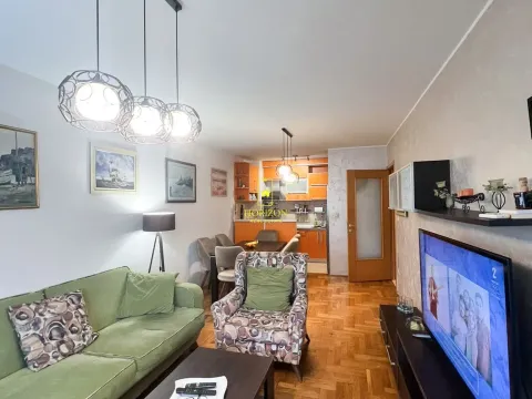 Prodaja, dvosoban stan, 70m², Stari Aerodrom, Podgorica - image 4