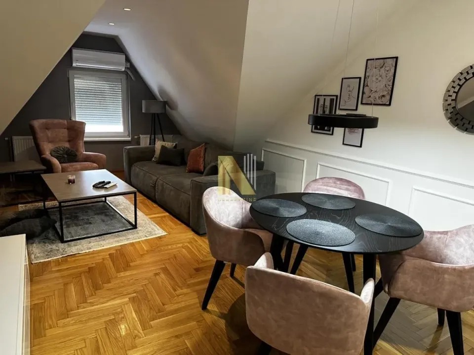 Izdavanje, dvosoban stan, 40m², Centar, Novi Sad