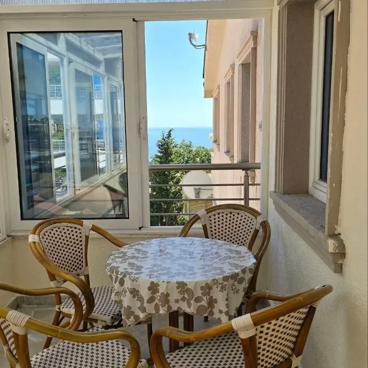 Sale, two bedroom apartment, 74m², Petrovac, Budva
