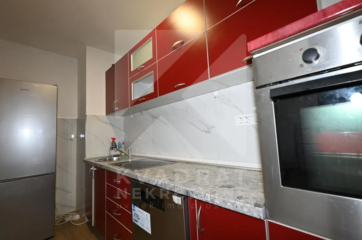 Izdavanje, dvosoban stan, 74m², Zabjelo, Podgorica