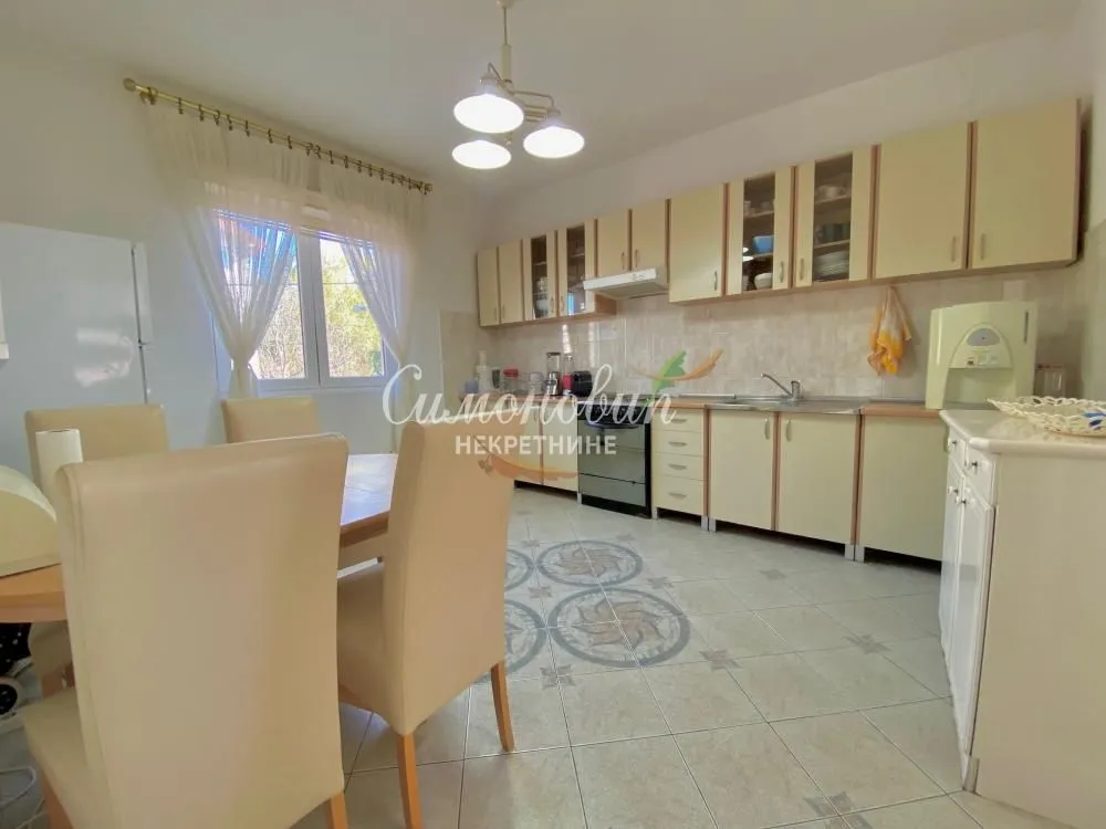 Sale, house, 540m², Jajinci, Voždovac Sve Podlokacije
