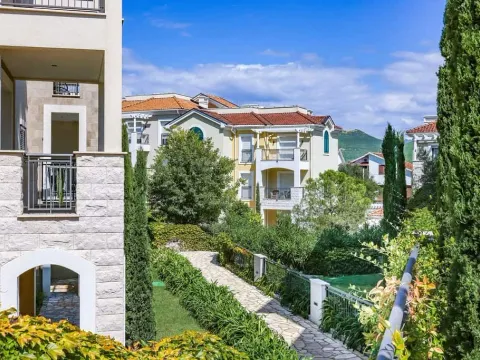 Prodaja, jednosoban stan, 63m², Luštica Bay, Tivat - image 7