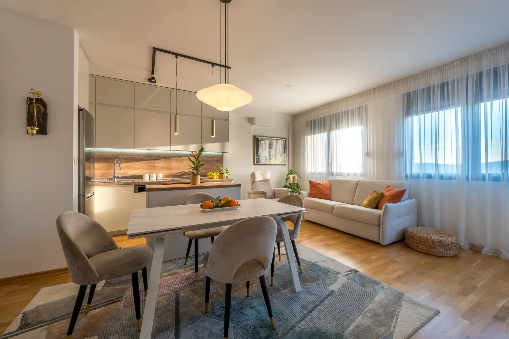 Prodaja, dvosoban stan, 63m², Pod Kuk, Tivat