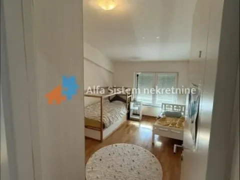 Rent, four bedroom apartment, 157m², Senjak, Beograd - image 7