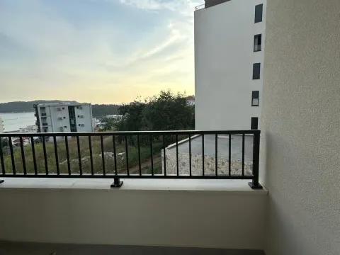 Sale, one bedroom apartment, 42m², Bečići, Budva - image 3