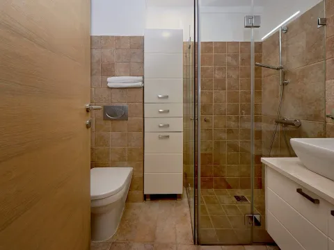 Prodaja, dvosoban stan, 75m², Dobrota, Kotor - image 11