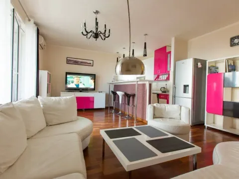 Sale, three bedroom apartment, 90m², Petrovac, Budva - image 2