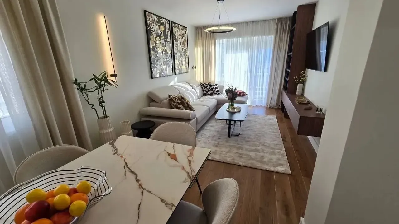 Prodaja, dvosoban stan, 70m², Centar, Tivat