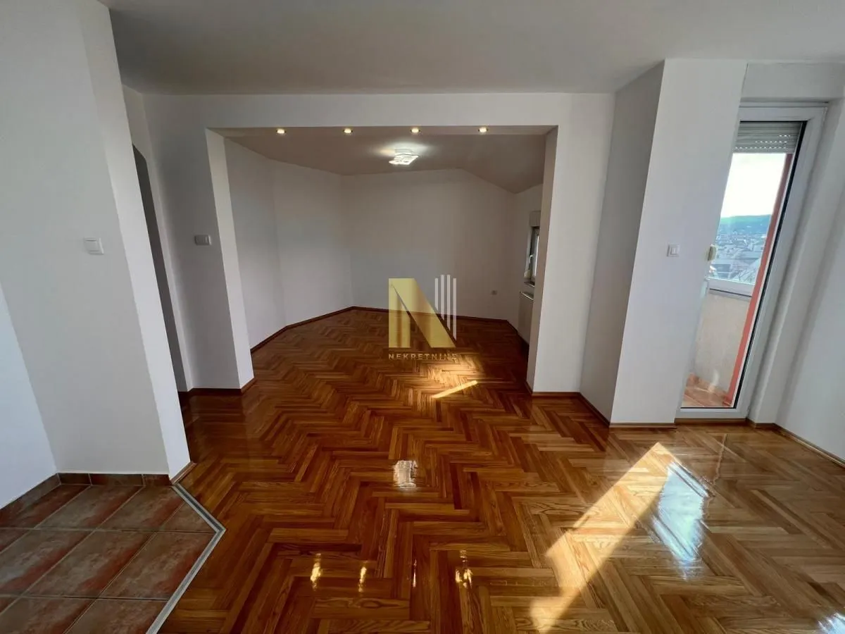 Prodaja, četvorosoban stan, 117m², Bulevar Evrope, Novi Sad Sve Podlokacije