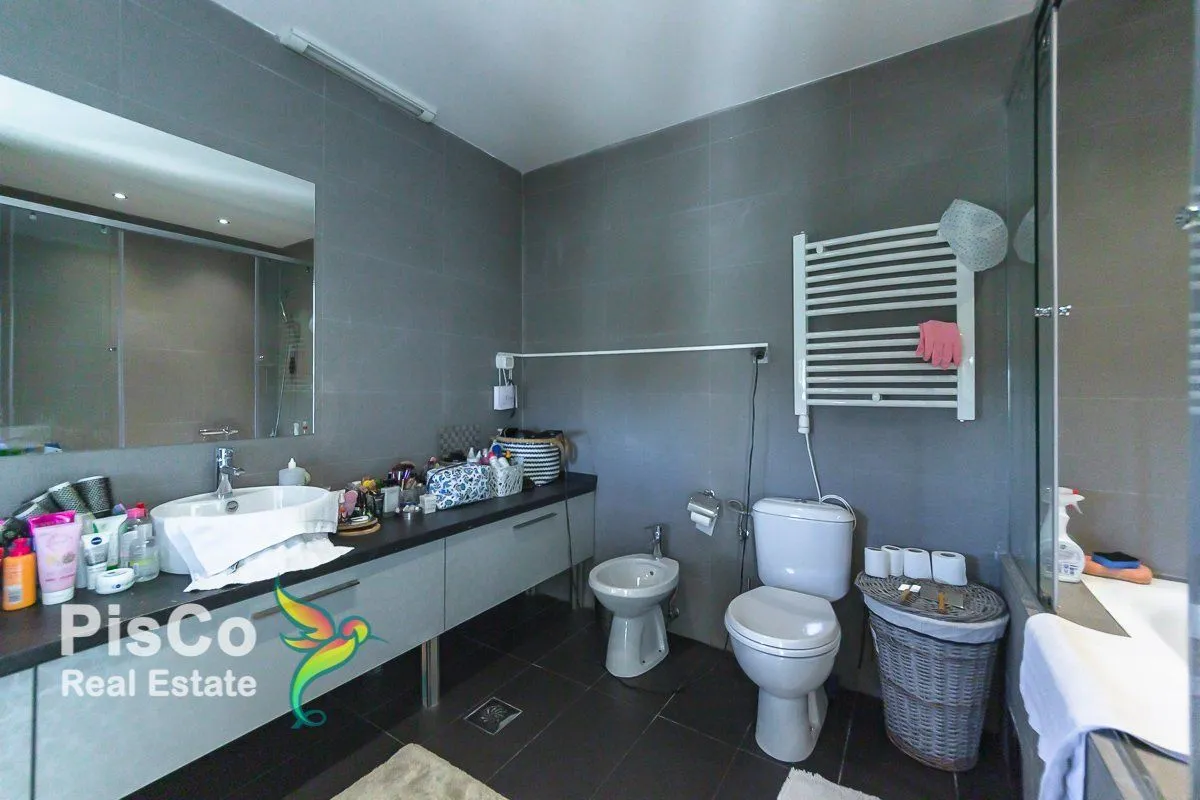 Prodaja, kuća, 300m², Tološi, Podgorica