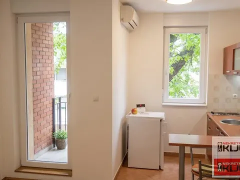 Izdavanje, garsonjera, 26m², Bulevar Oslobodjenja, Novi Sad Sve Podlokacije - image 4