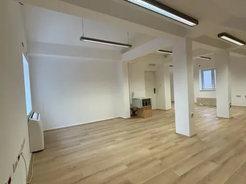 Izdavanje, poslovni prostor, 180m², Medijana, Niš - image 14