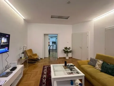 Izdavanje, četvorosoban stan, 116m², Stari Grad, Beograd - image 2