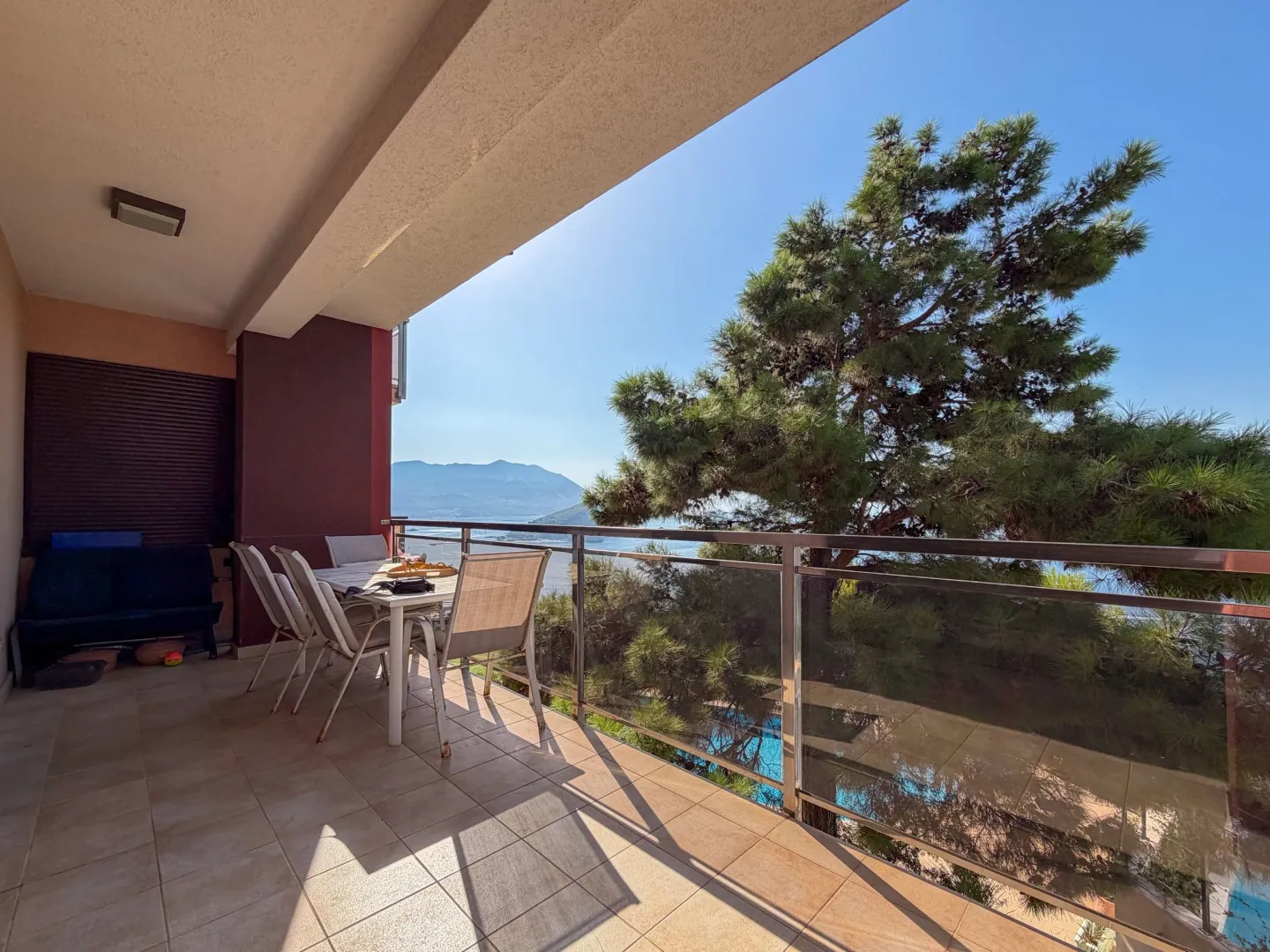 Prodaja, dvosoban stan, 120m², Komoševina, Budva