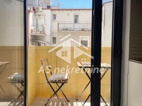 Rent, one bedroom apartment, 40m², Vračar Sve Podlokacije, Beograd - image 7