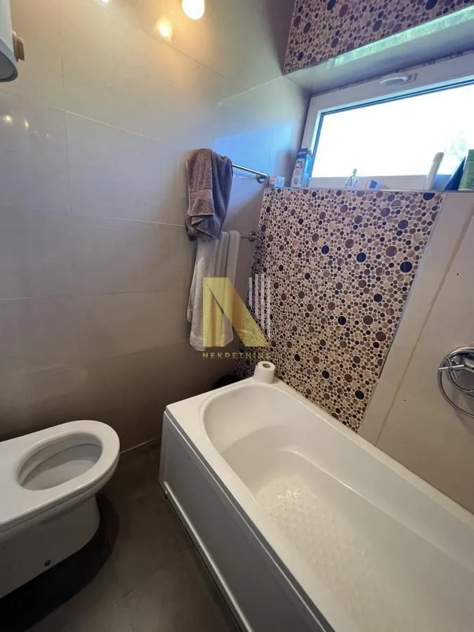 Prodaja, kuća, 135m², Rakovac, Novi Sad Sve Podlokacije