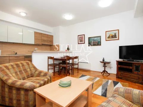 Rent, apartment, 62m², Blok 6, Podgorica - image 2