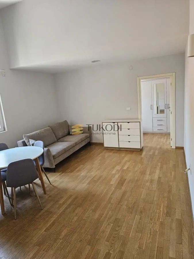 Izdavanje, dvosoban stan, 40m², Zemun Novi Grad, Zemun Sve Podlokacije