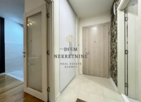 Izdavanje, jednosoban stan, 50m², Central Point, Podgorica - image 11