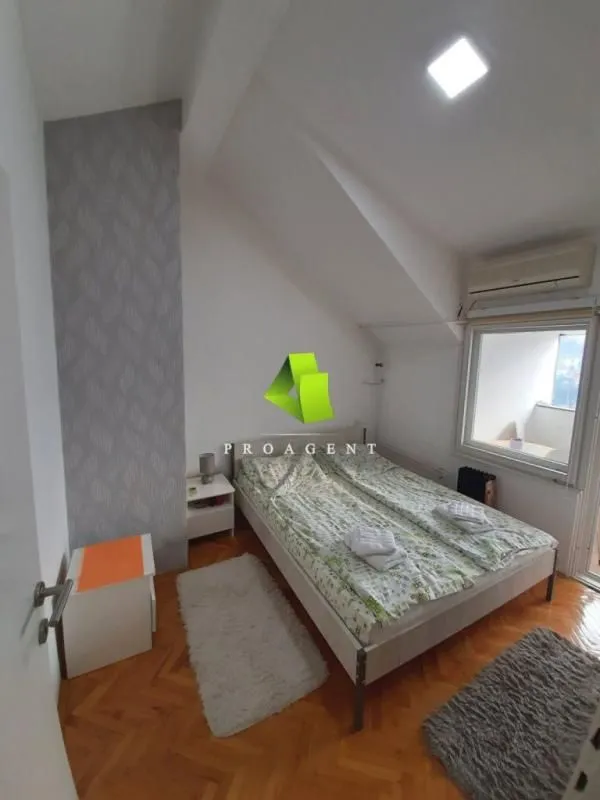 Prodaja, trosoban stan, 80m², Palilula, Niš