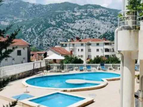 Sale, three bedroom apartment, 130m², Risan, Kotor
