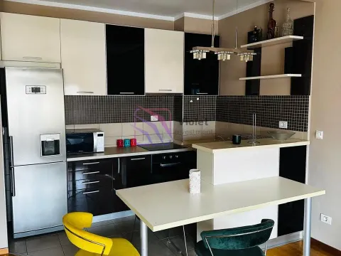 Prodaja, jednosoban stan, 51m², City Kvart, Podgorica - image 1