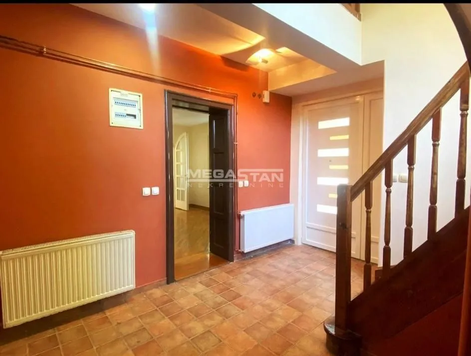 Sale, house, 161m², Bogoslovija, Palilula Sve Podlokacije