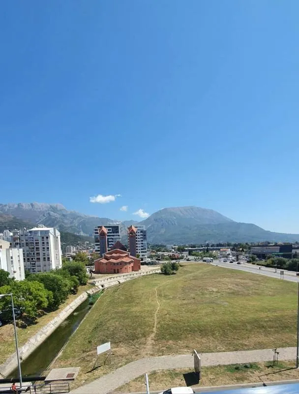 Prodaja, dvosoban stan, 80m², Centar, Bar
