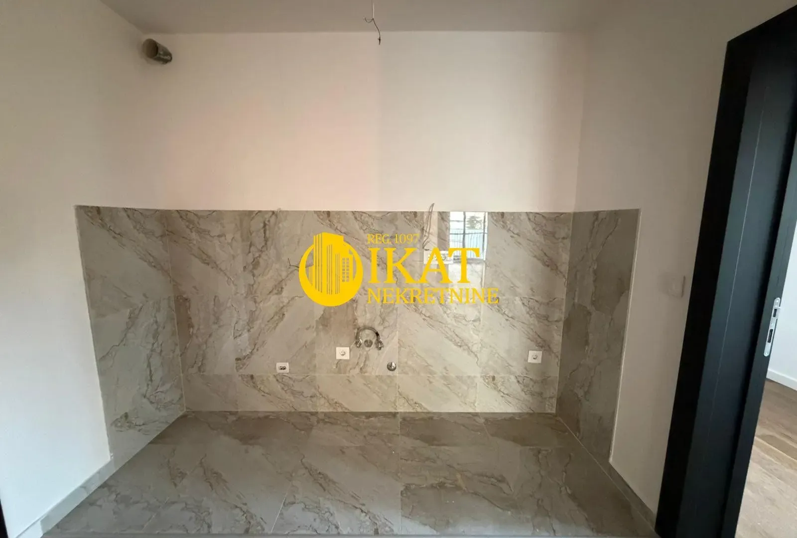 Prodaja, trosoban stan, 109m², Cvetkova Pijaca, Zvezdara Sve Podlokacije