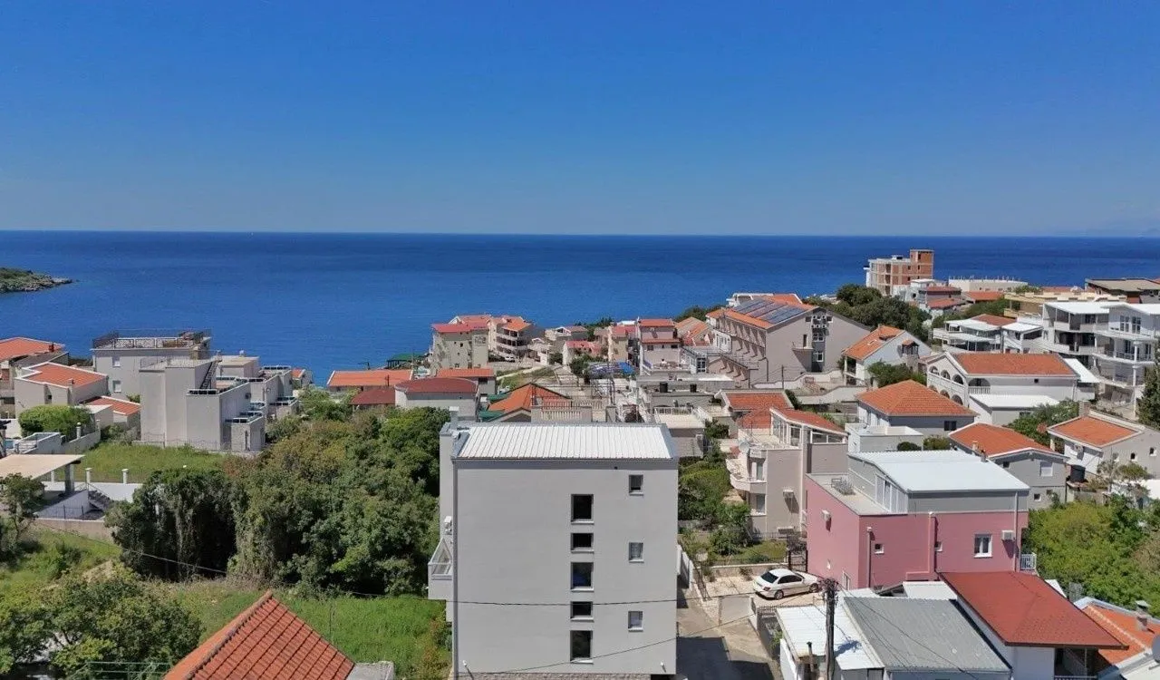 Prodaja, kuća, 272m², Utjeha, Bar
