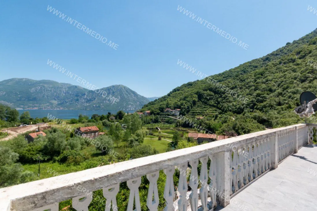 Sale, house, 100m², Morinj, Kotor