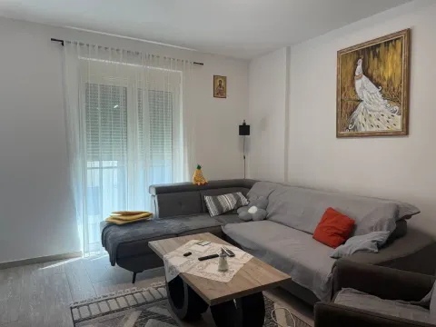 Sale, one bedroom apartment, 52m², Bečići, Budva - image 2