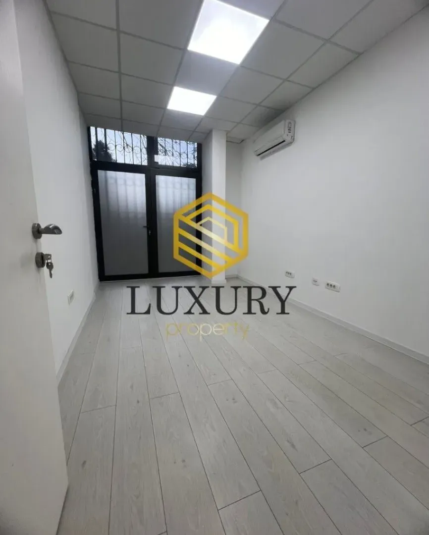 Rent, office space, 245m², Blok 5, Podgorica