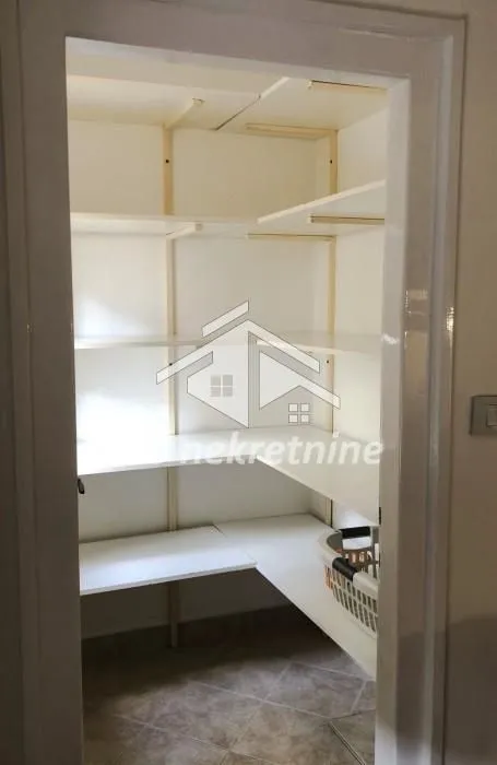 Izdavanje, dvosoban stan, 67m², Kalenić Pijaca, Vračar Sve Podlokacije
