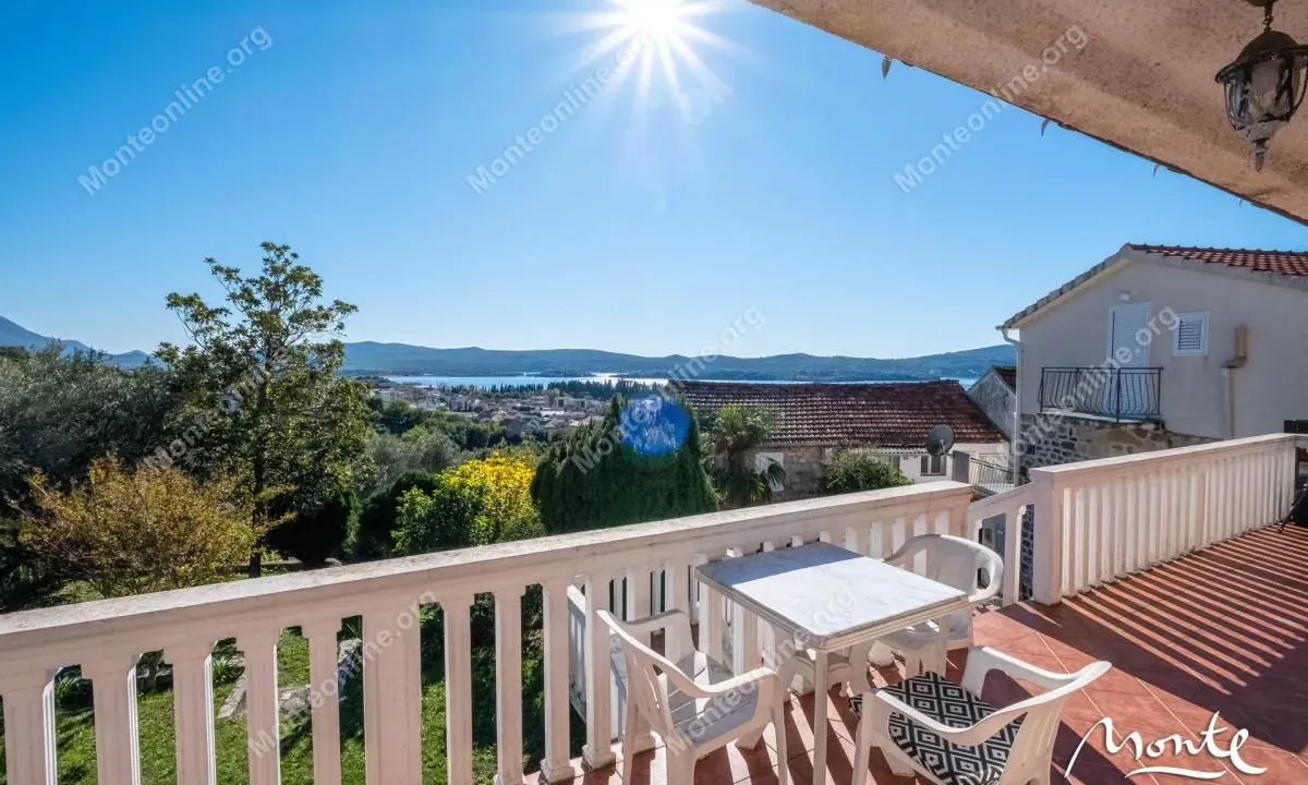 Prodaja, kuća, 153m², Tivat, Crna Gora