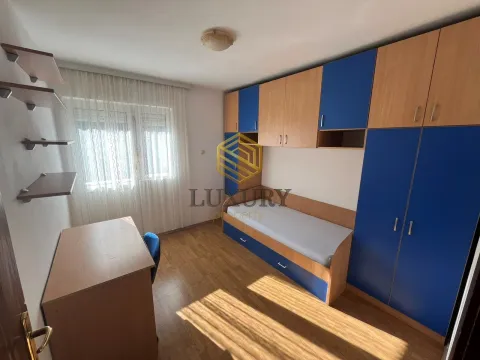 Rent, three bedroom apartment, 100m², Tološi, Podgorica - image 7