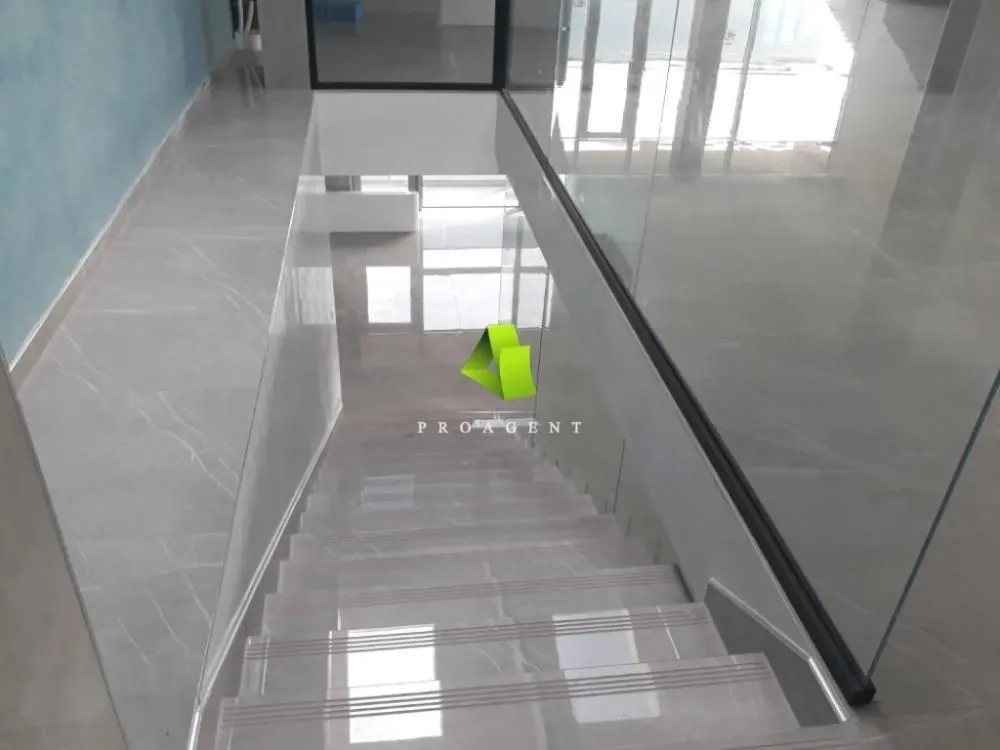 Rent, office space, 260m², Medijana, Niš