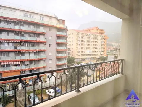 Izdavanje, trosoban stan, 85m², Rozino, Budva - image 2