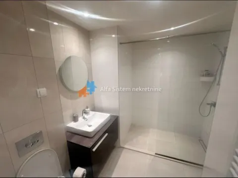 Izdavanje, trosoban stan, 85m², Savski Venac, Beograd - image 12