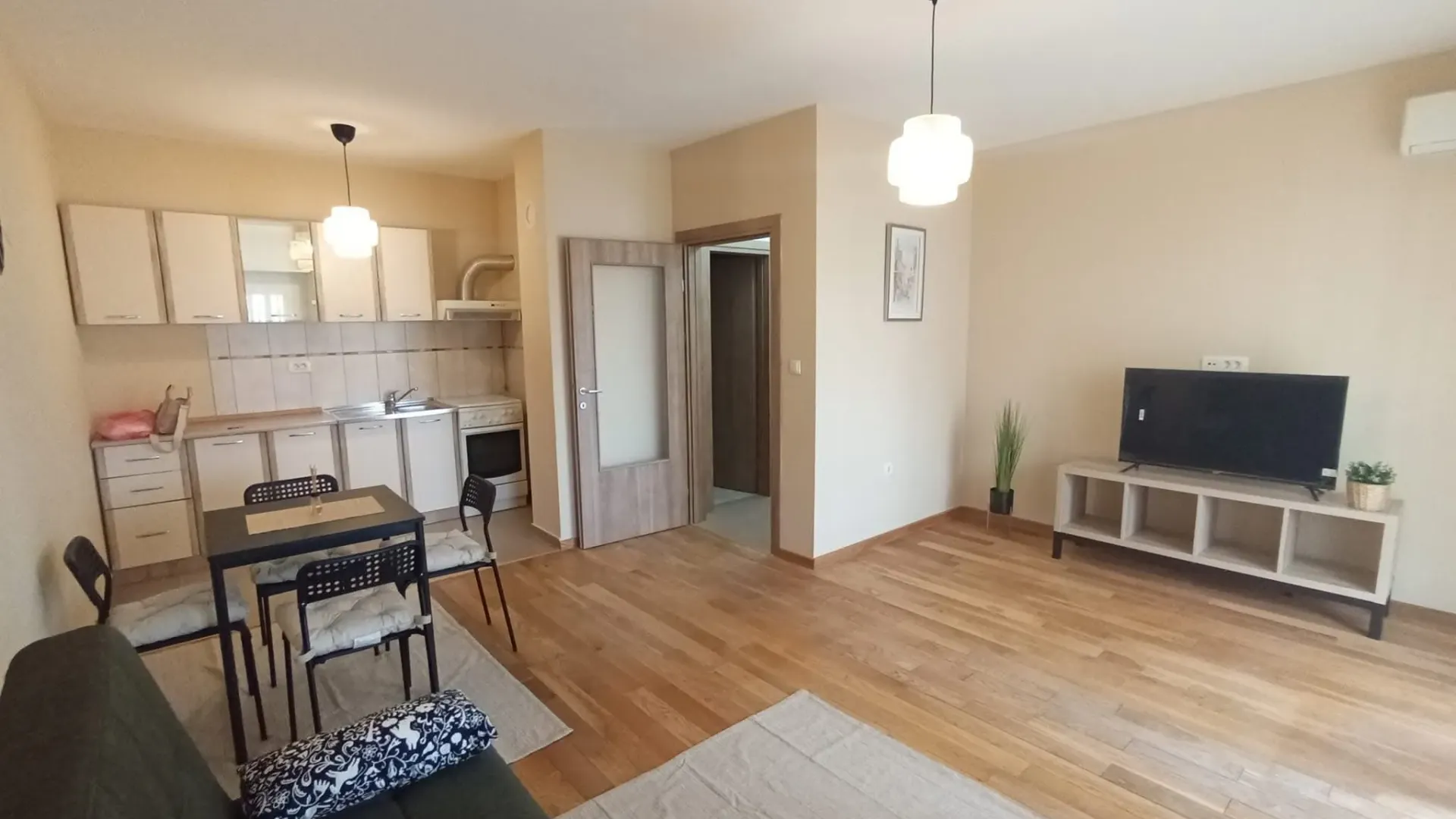 Prodaja, jednosoban stan, 50m², Centar, Bar