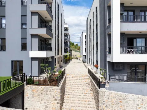Izdavanje, dvosoban stan, 75m², Gorica C, Podgorica - image 4