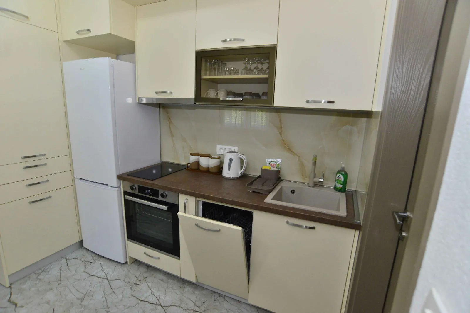 Izdavanje, jednosoban stan, 50m², Seljanovo, Tivat