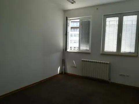 Izdavanje, poslovni prostor, 130m², Stari Grad, Beograd - image 13