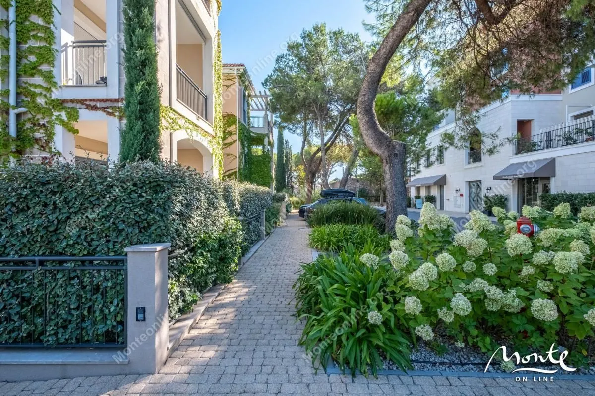 Prodaja, jednosoban stan, 57m², Luštica Bay, Tivat