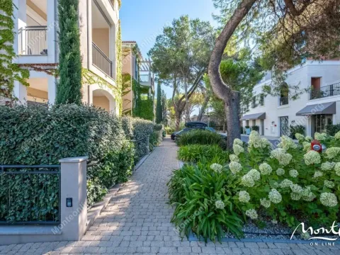 Sale, one bedroom apartment, 57m², Luštica Bay, Tivat - image 28