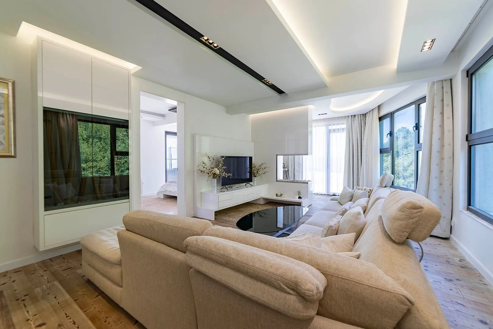 Sale, four bedroom apartment, 355m², Bečići, Budva