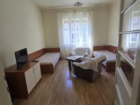 Stan in Adamovićevo Naselje