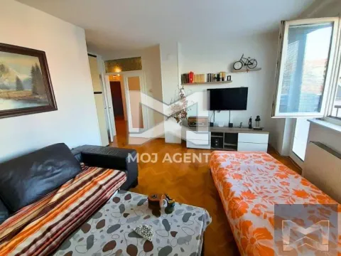 Prodaja, trosoban stan, 81m², Niš, Srbija - image 2