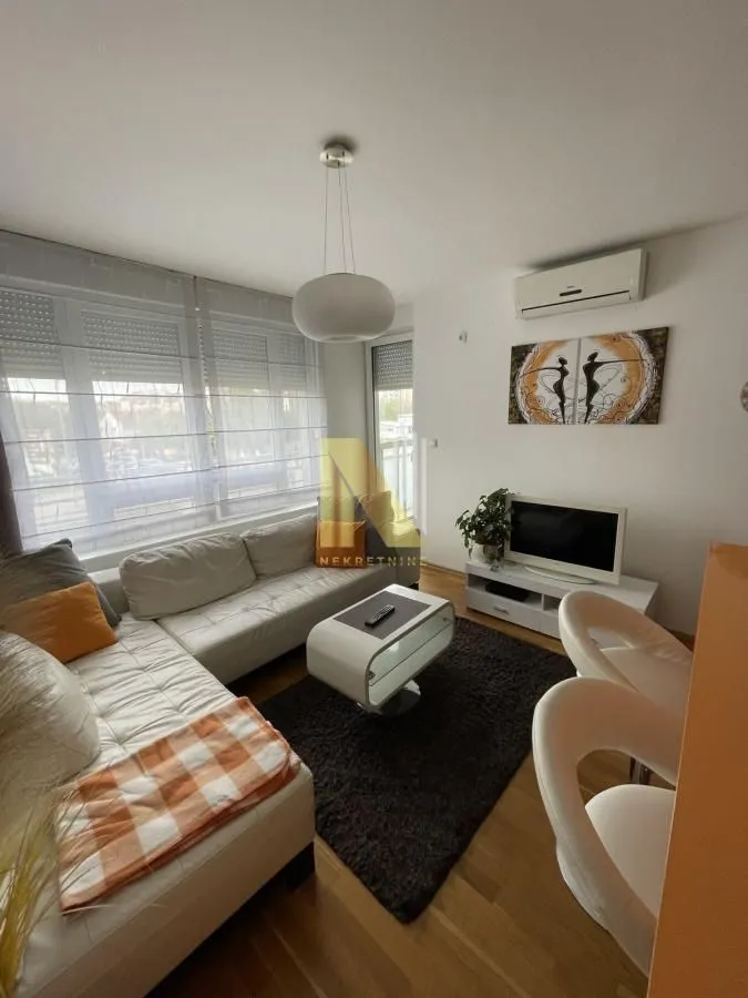 Izdavanje, jednosoban stan, 40m², Nova Detelinara, Novi Sad Sve Podlokacije